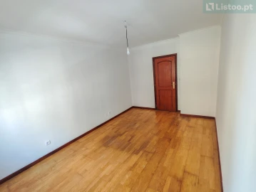 Apartamento T2 para Venda em Agualva e Mira-Sintra