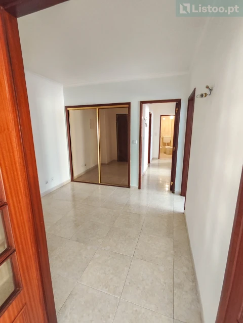 Apartamento T2 para Venda em Agualva e Mira-Sintra