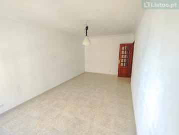 Apartamento T2 para Venda em Agualva e Mira-Sintra