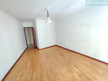 Apartamento T2 para Venda em Agualva e Mira-Sintra