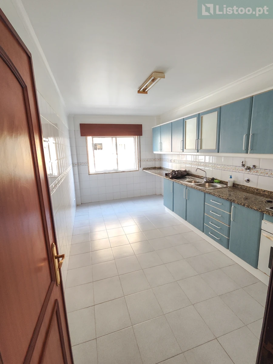 Apartamento T2 para Venda em Agualva e Mira-Sintra Foto 20