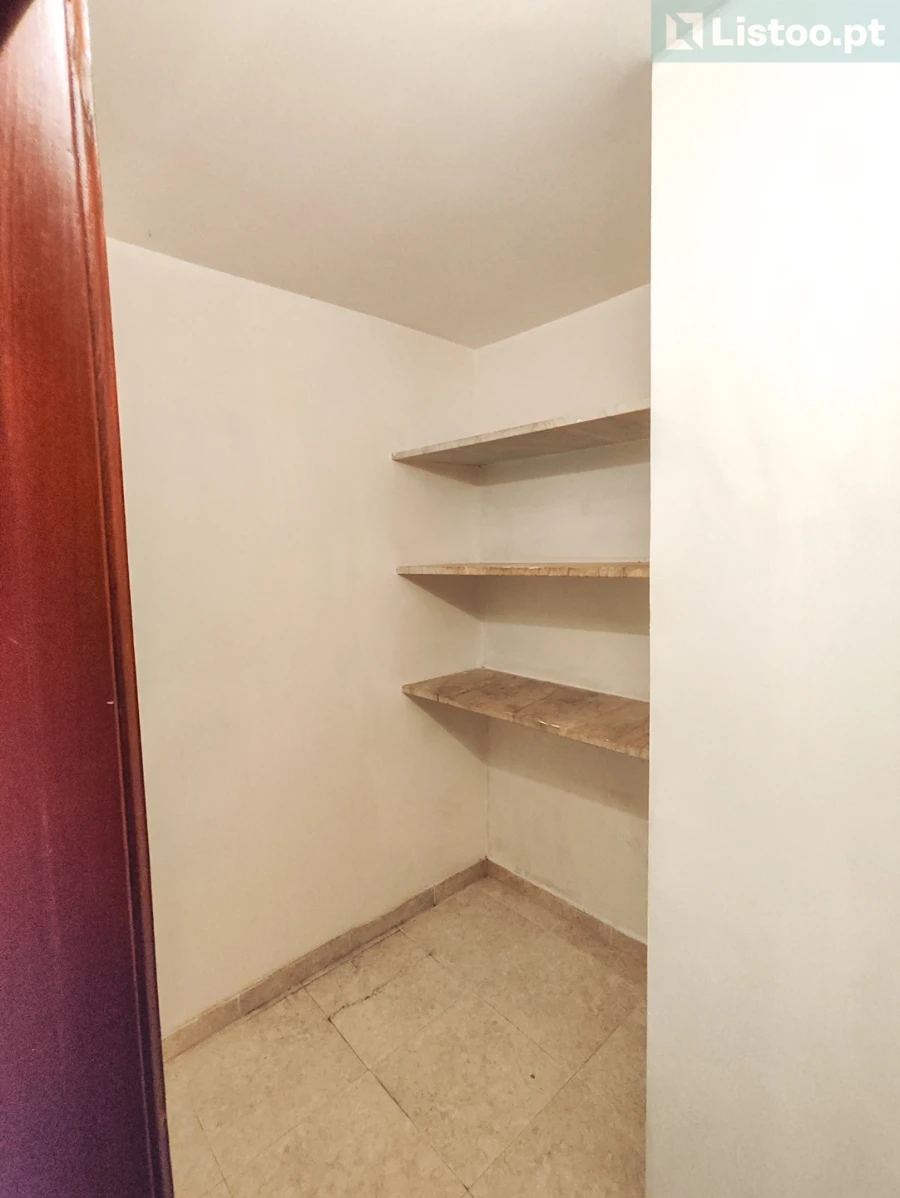 Apartamento T2 para Venda em Agualva e Mira-Sintra Foto 24