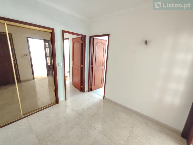 Apartamento T2 para Venda em Agualva e Mira-Sintra Foto 21