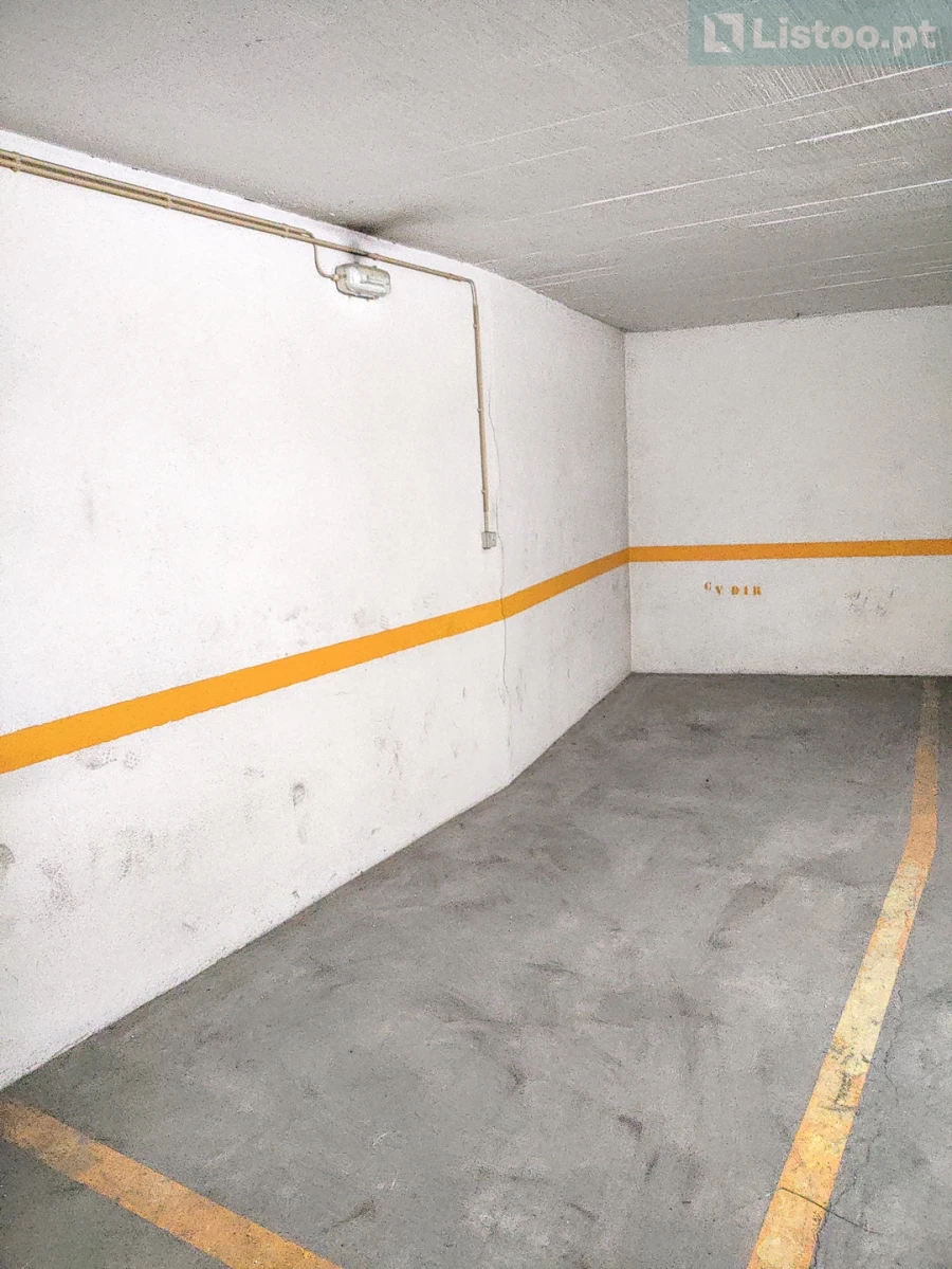 Apartamento T2 para Venda em Agualva e Mira-Sintra Foto 33