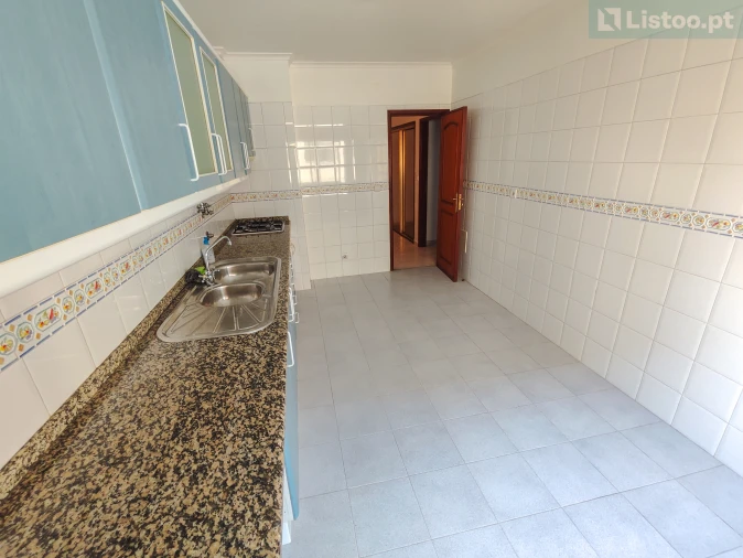 Apartamento T2 para Venda em Agualva e Mira-Sintra Foto 3