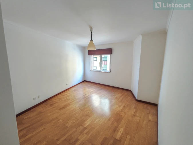 Apartamento T2 para Venda em Agualva e Mira-Sintra Foto 12