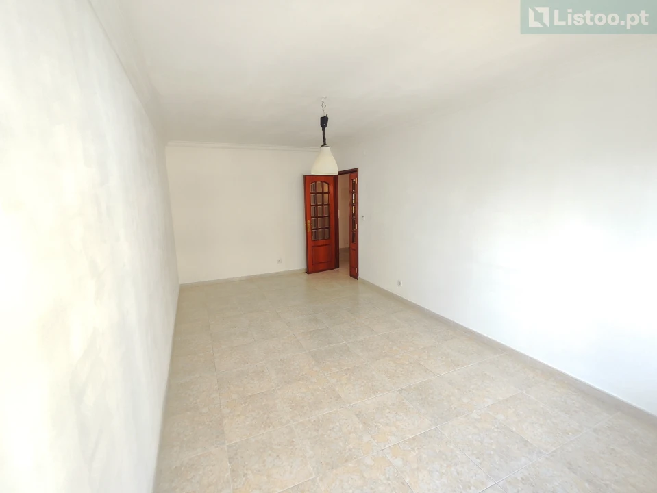 Apartamento T2 para Venda em Agualva e Mira-Sintra Foto 7