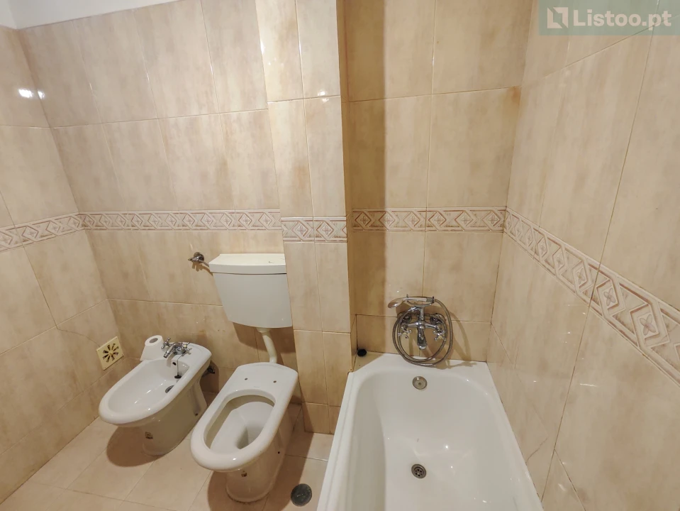 Apartamento T2 para Venda em Agualva e Mira-Sintra Foto 30