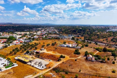 Moradia T4 para Venda em Ferreiras