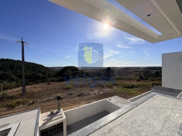 Moradia T4 para Venda em Atouguia da Baleia