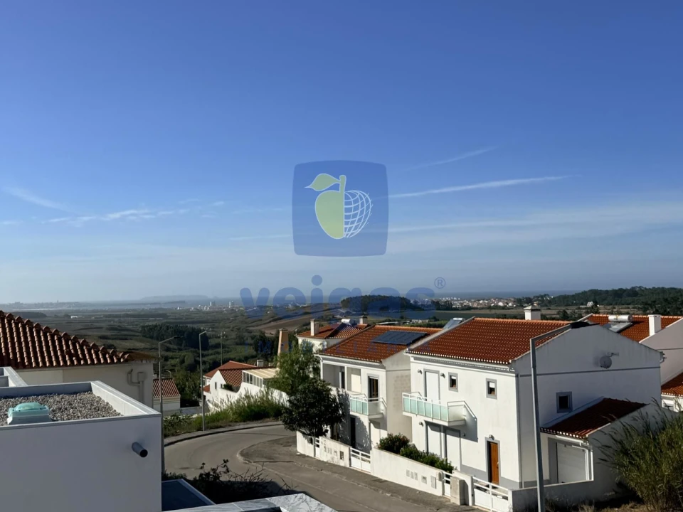 Moradia T4 para Venda em Atouguia da Baleia Foto 36