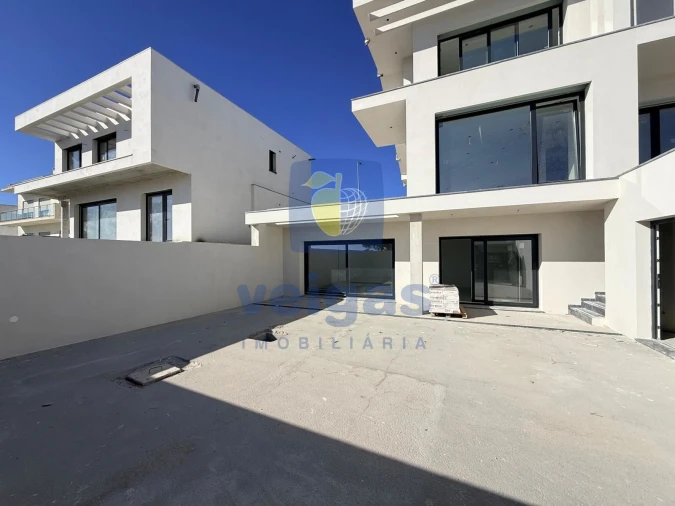 Moradia T4 para Venda em Atouguia da Baleia Foto 27