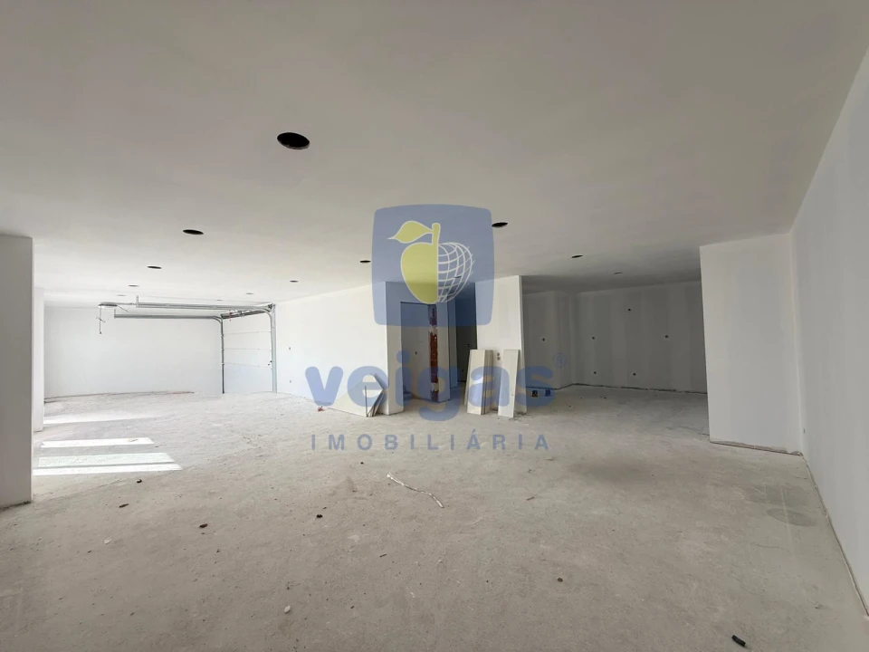 Moradia T4 para Venda em Atouguia da Baleia Foto 24