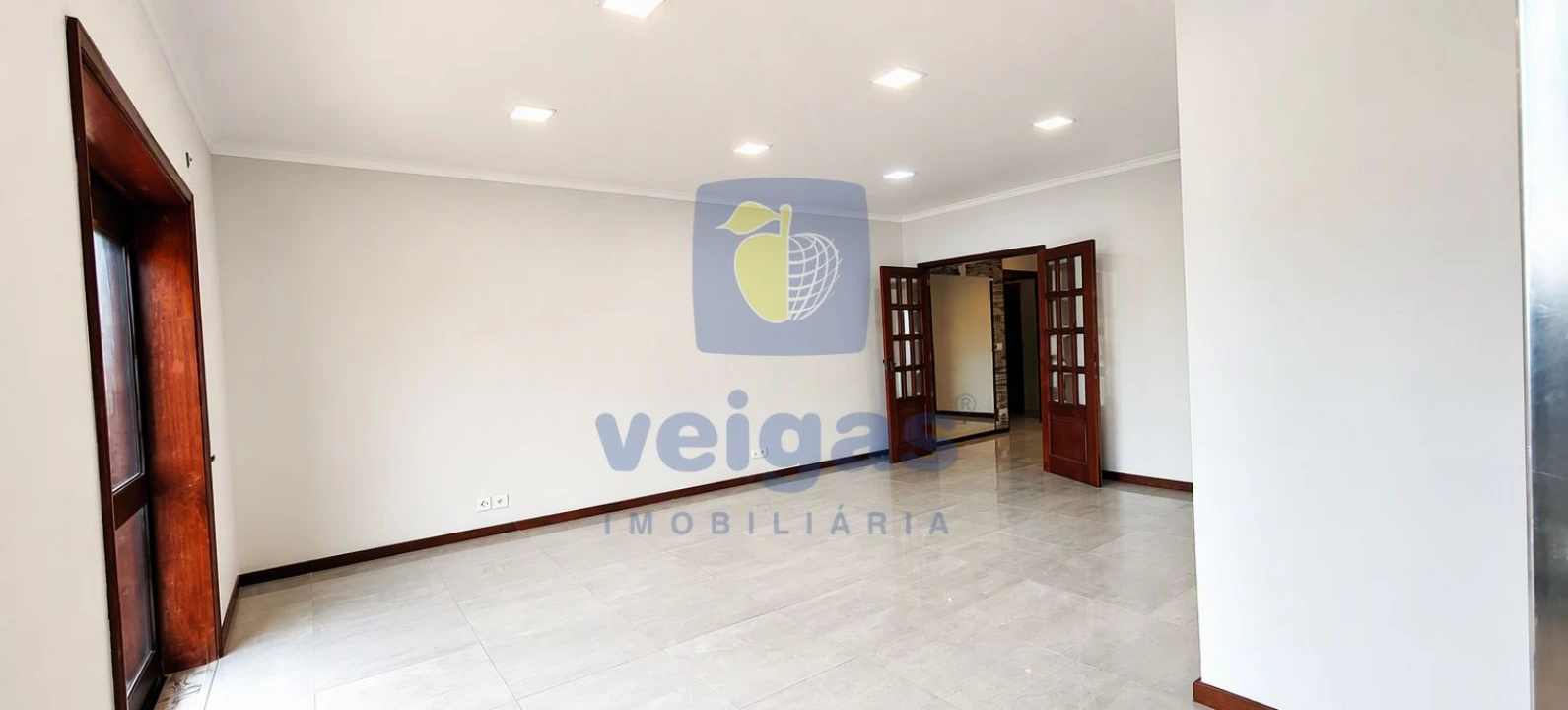 Apartamento T3 para Venda em Paços de Brandão Foto 4