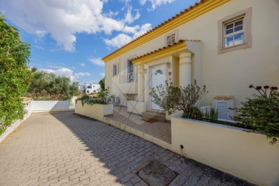 Moradia T3 para Venda em Albufeira e Olhos de Água