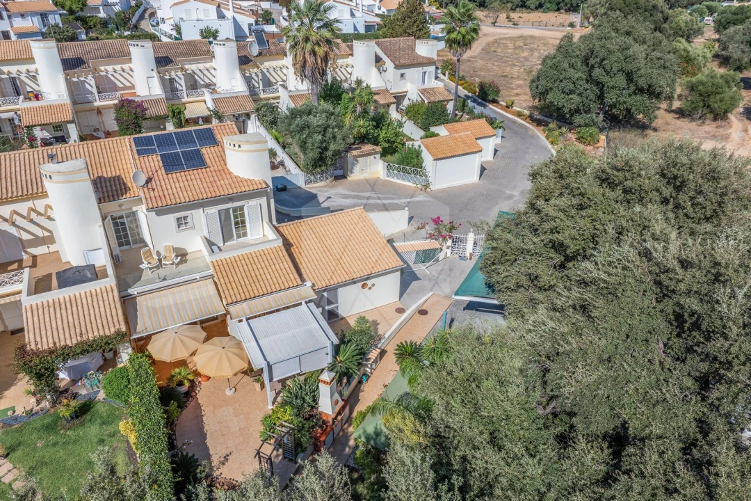 Moradia T3 para Venda em Albufeira e Olhos de Água Foto 45
