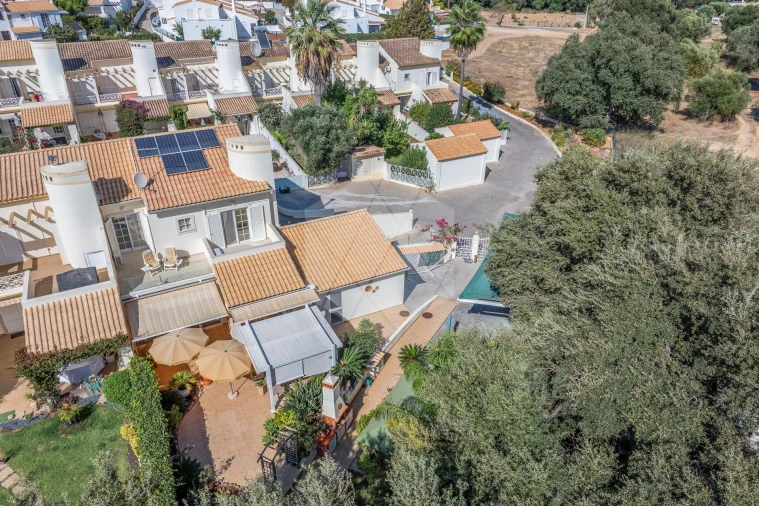 Moradia T3 para Venda em Albufeira e Olhos de Água Foto 45