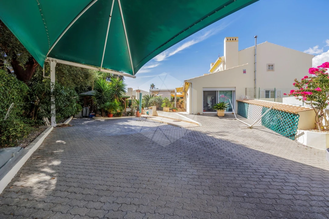 Moradia T3 para Venda em Albufeira e Olhos de Água Foto 40
