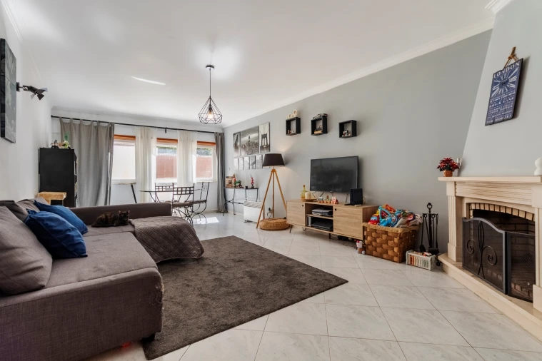 Apartamento T2 para Venda em Algueirão-Mem Martins Foto 17