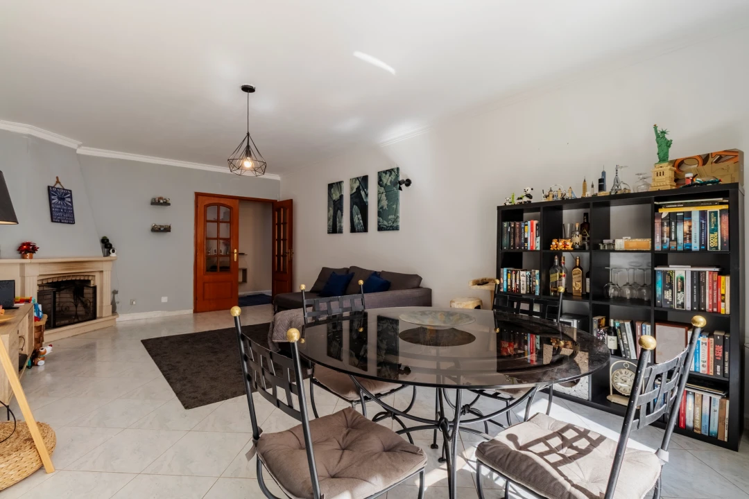 Apartamento T2 para Venda em Algueirão-Mem Martins Foto 21