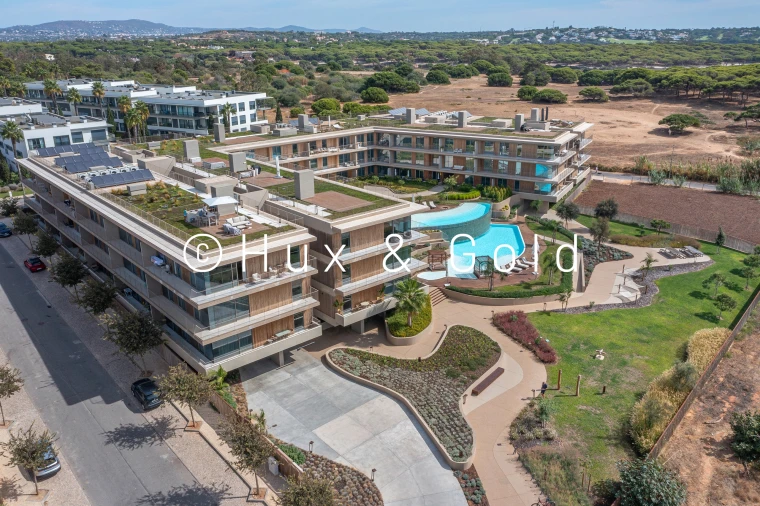 Apartamento T2 para Venda em Quarteira Foto 16