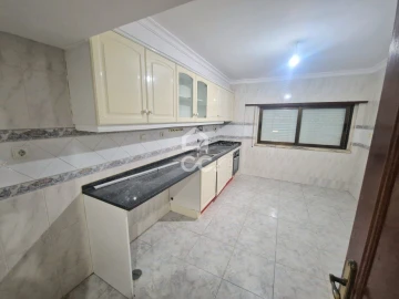Apartamento T2 para Venda em Carregado e Cadafais