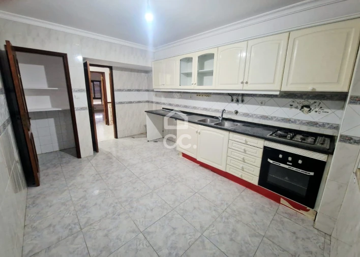 Apartamento T2 para Venda em Carregado e Cadafais Foto 5