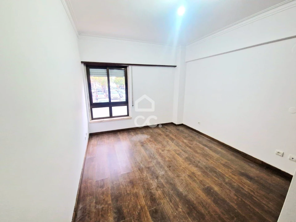 Apartamento T2 para Venda em Carregado e Cadafais Foto 11