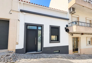 Moradia T3 para Venda em Marvila, Ribeira Santarém, São Salvador, São Nicolau