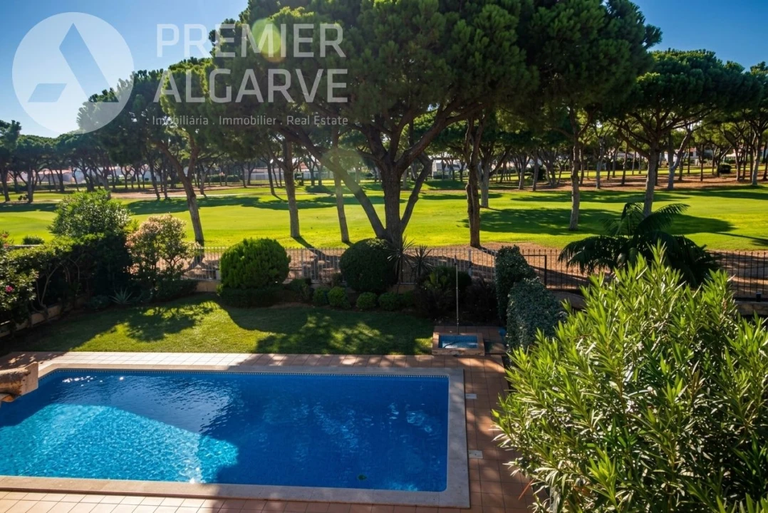 Moradia T4 para Venda em Quarteira Foto 37