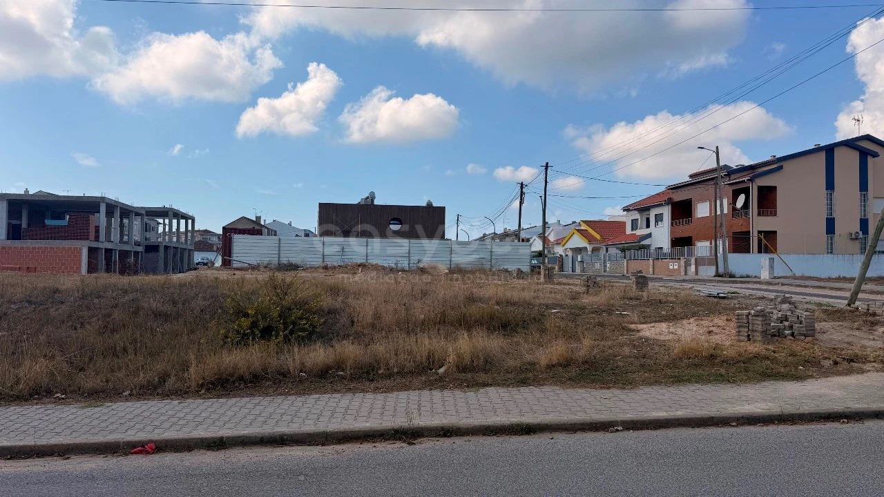 Terreno para Venda em Santo Antonio da Charneca Foto 2