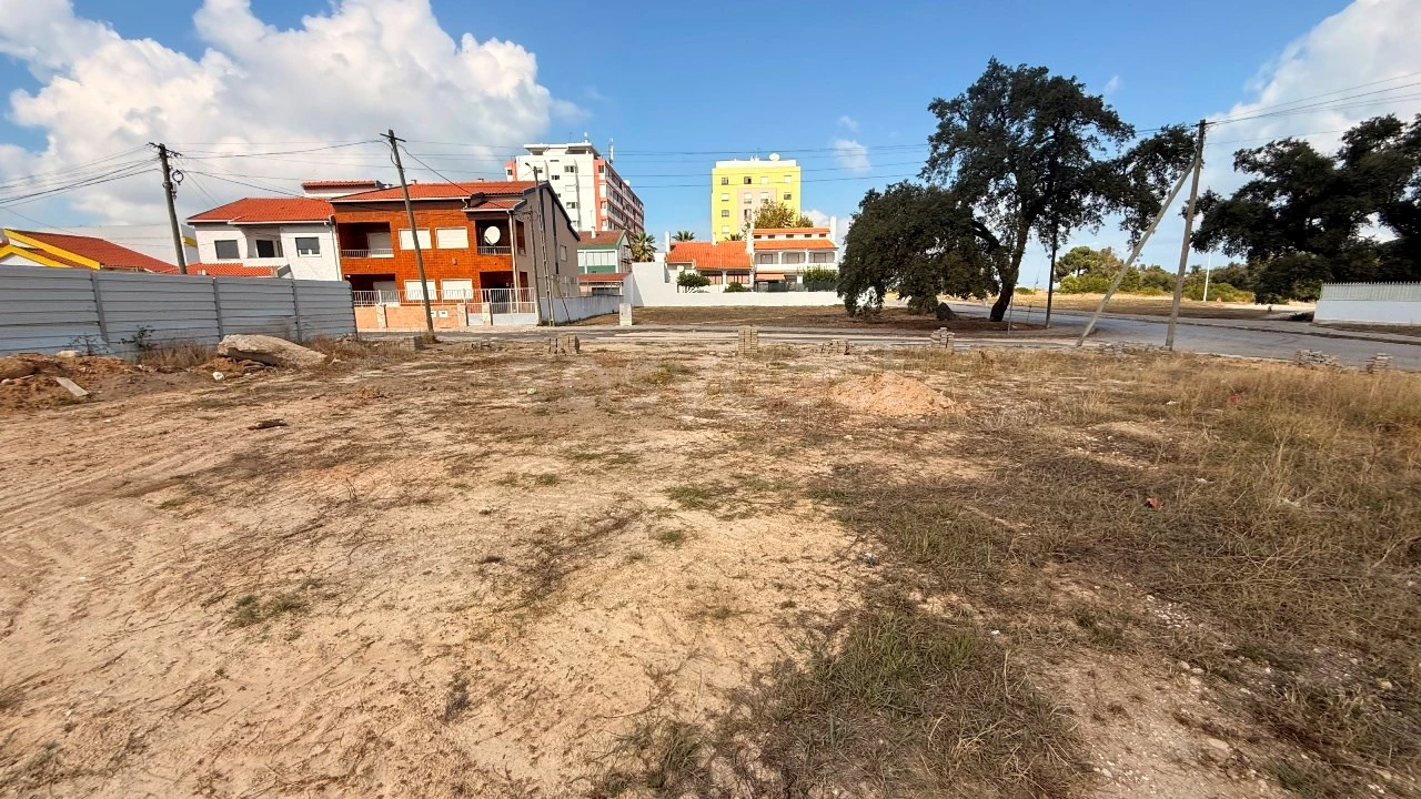 Terreno para Venda em Santo Antonio da Charneca Foto 7