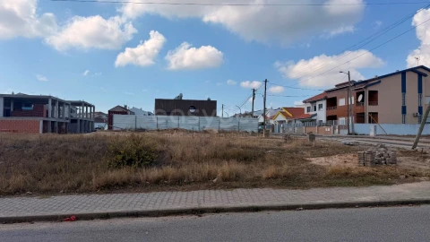 Terreno para Venda em Santo Antonio da Charneca