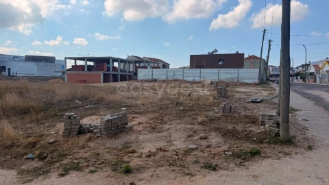 Terreno para Venda em Santo Antonio da Charneca