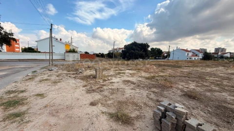 Terreno para Venda em Santo Antonio da Charneca
