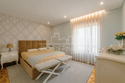 Apartamento T4 para Venda em Aver-O-Mar, Amorim e Terroso