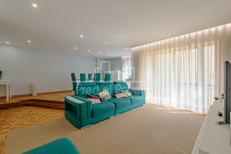 Apartamento T4 para Venda em Aver-O-Mar, Amorim e Terroso Foto 3
