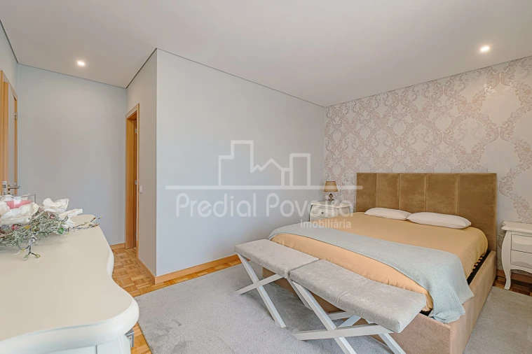 Apartamento T4 para Venda em Aver-O-Mar, Amorim e Terroso Foto 8
