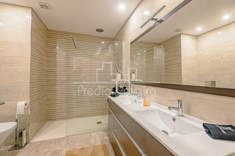 Apartamento T4 para Venda em Aver-O-Mar, Amorim e Terroso Foto 9