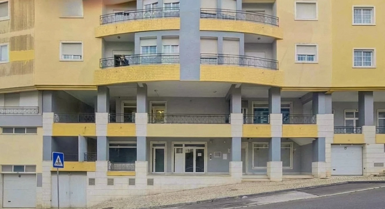 Loja para Venda em Falagueira-Venda Nova Foto 3