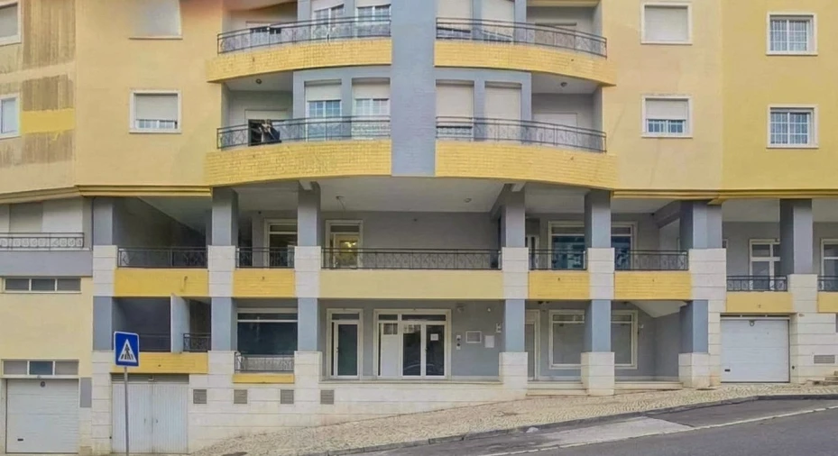 Loja para Venda em Falagueira-Venda Nova Foto 3