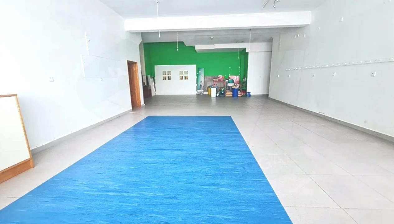 Loja para Venda em Falagueira-Venda Nova Foto 4