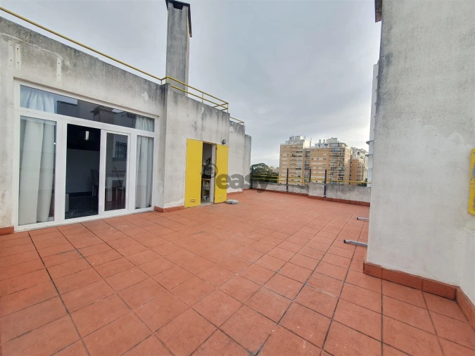 Apartamento T3 para Venda em Algueirão-Mem Martins Foto 18