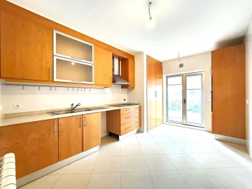 Apartamento T2 para Arrendamento em Esgueira