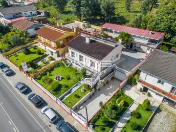 Moradia T5 para Venda em Loureira