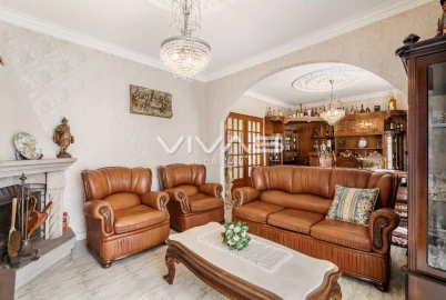 Moradia T5 para Venda em Loureira