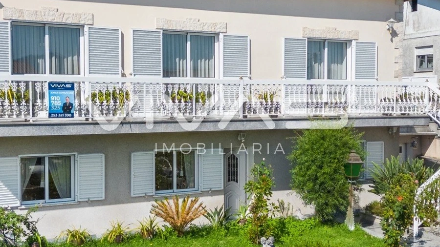 Moradia T5 para Venda em Loureira