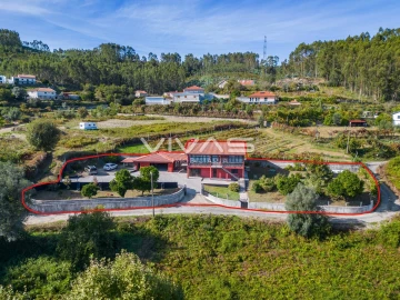 Moradia T4 para Venda em Dossãos