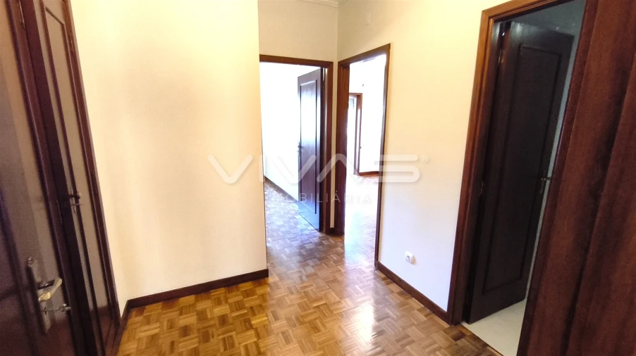 Apartamento T3 para Arrendamento em São Vitor (Braga) Foto 17