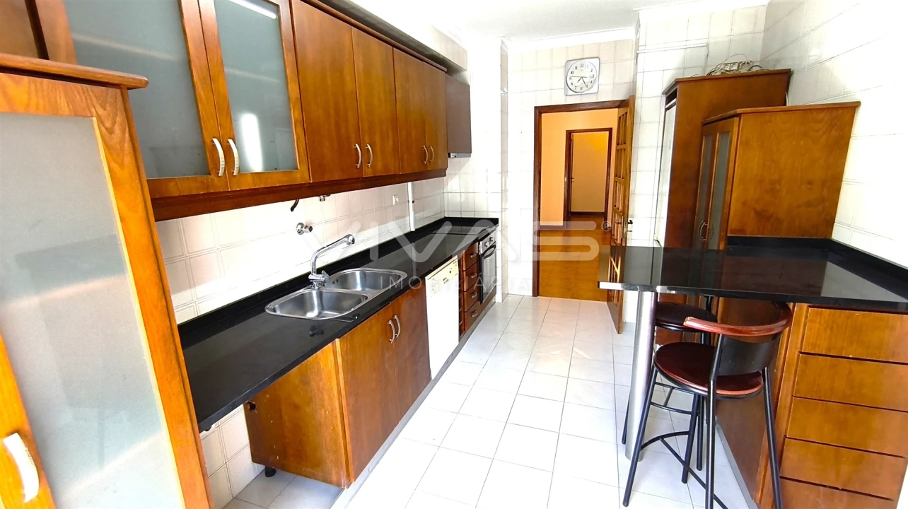Apartamento T3 para Arrendamento em São Vitor (Braga) Foto 9